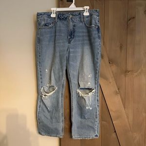Old Navy Distressed Crop Jeans Size 8 Petite